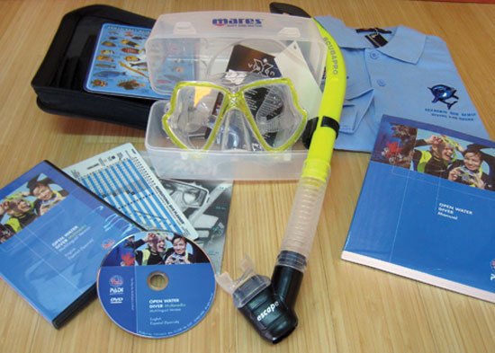 Starting kit include in the Deluxe Open Water Diver course