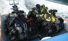 Dive Yacht tank racks