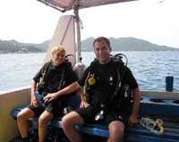 Tauchpartner auf dem Boot